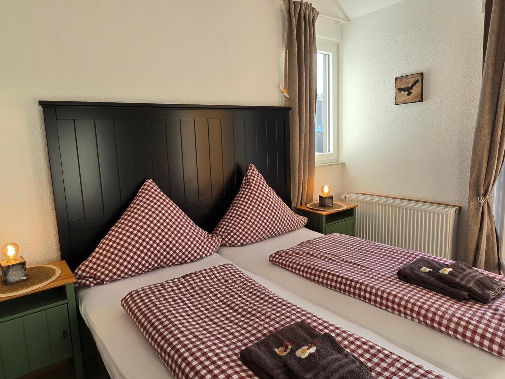 Hotel Eifelbluemchen à Heimbach Extérieur photo
